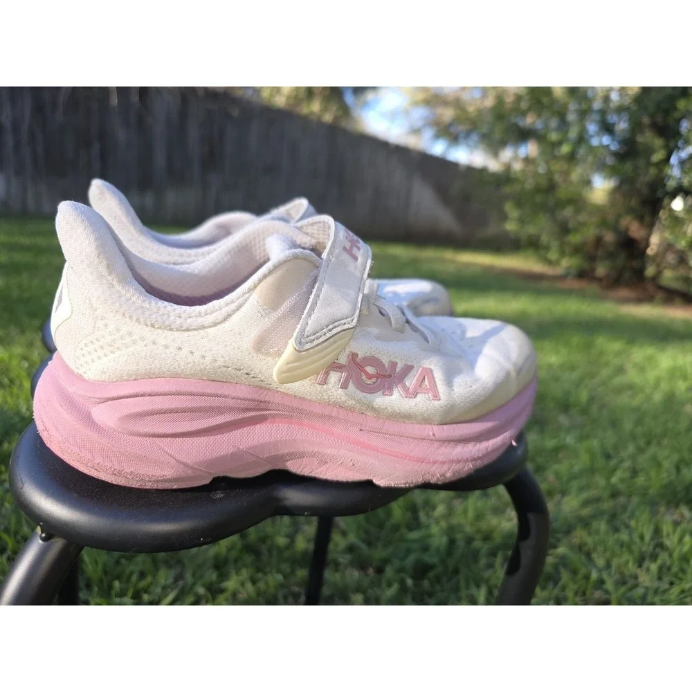 Hoka Clifton 10 Kids Rose Cream Running Shoes Youth Sz 2.5 - Picture 4 of 9